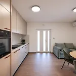 Royal Oak With Private Parking Apartamento *