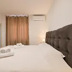 Royal Oak With Private Parking * زادار