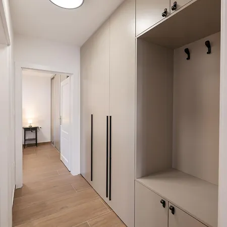 Royal Oak شقة زادار