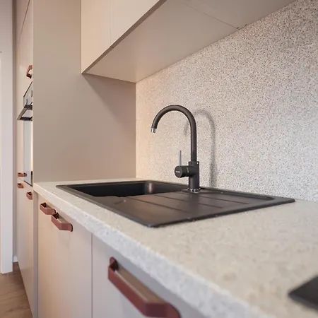 Royal Oak شقة زادار